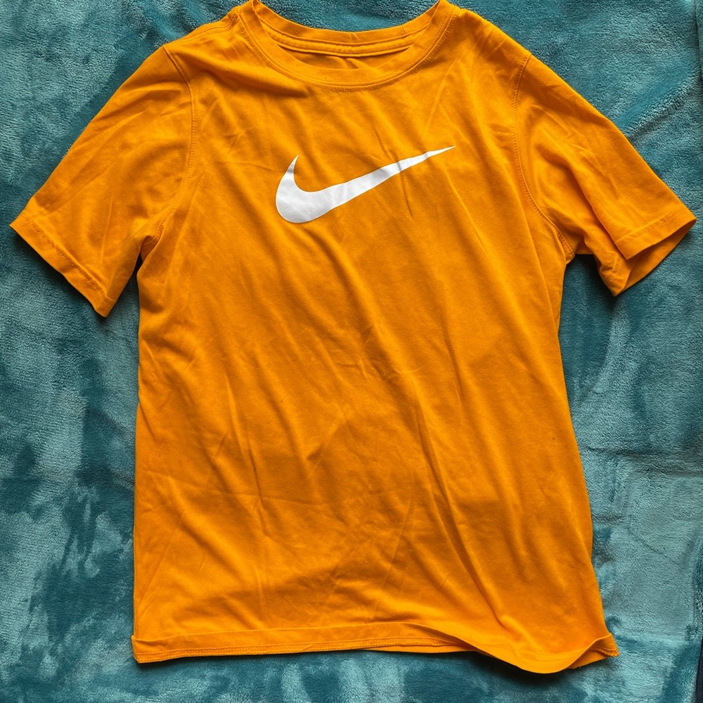 Boys nike dri-fit tee